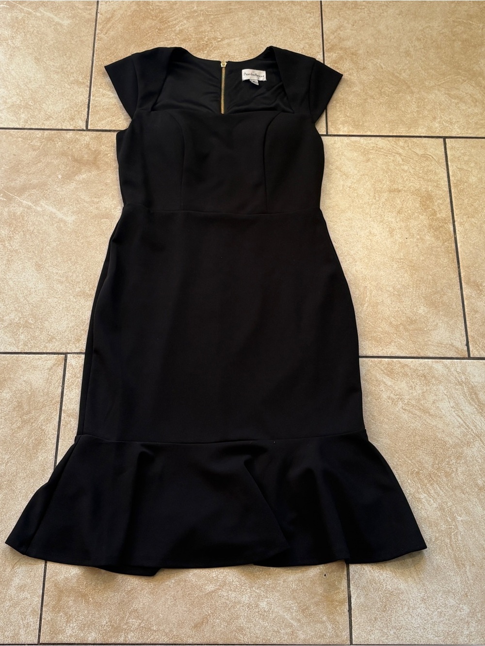 Black Cap-Sleeve Midi Dress with Flounce Hem